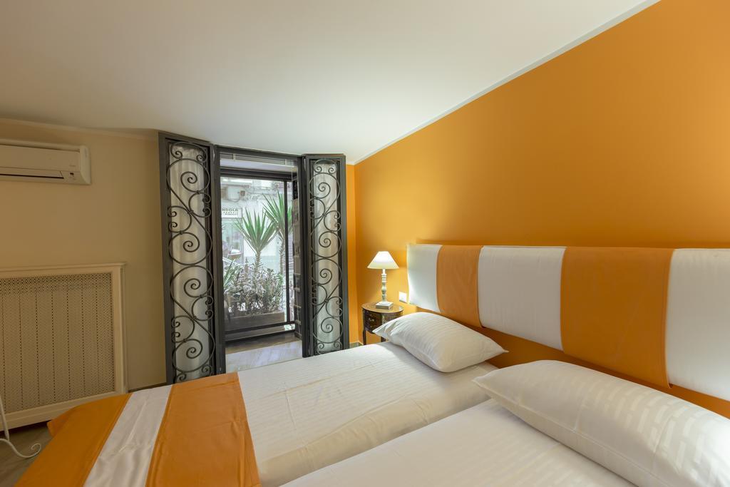 Aristovascio Apartment Napoli Bagian luar foto